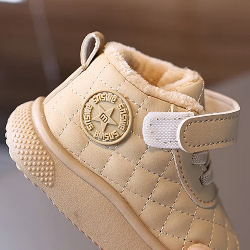 WarmWalk – Bequem & trendy – Kinder-Winterstiefel mit Plüschfutter