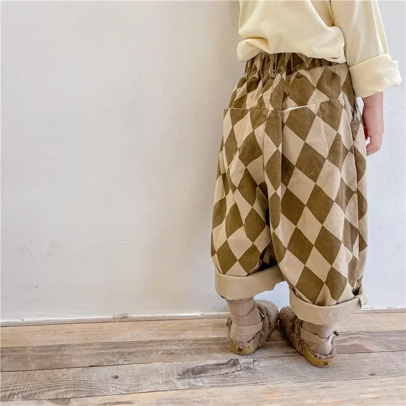 RetroBloom – Bequem & verspielt – Kinderhose mit Argyle-Muster