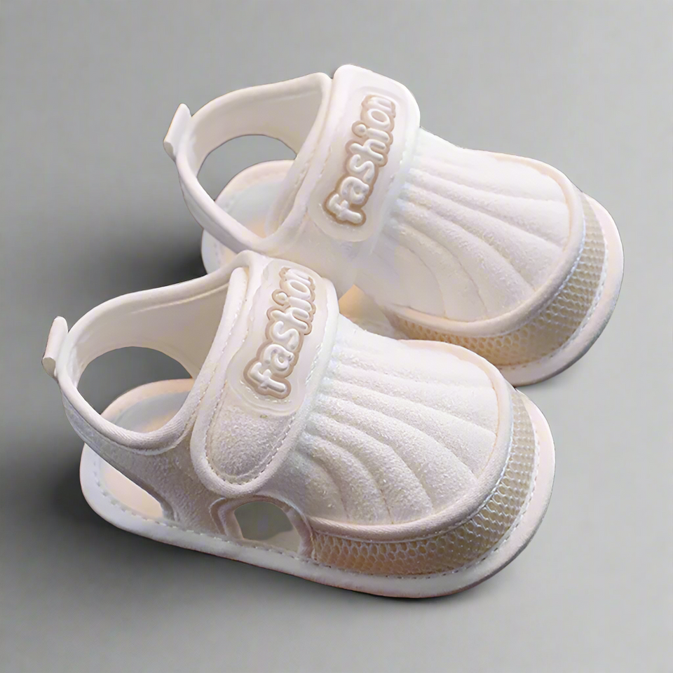 TinySteps – Åndbar og let – sommersandaler til babyer med skridsikker sål