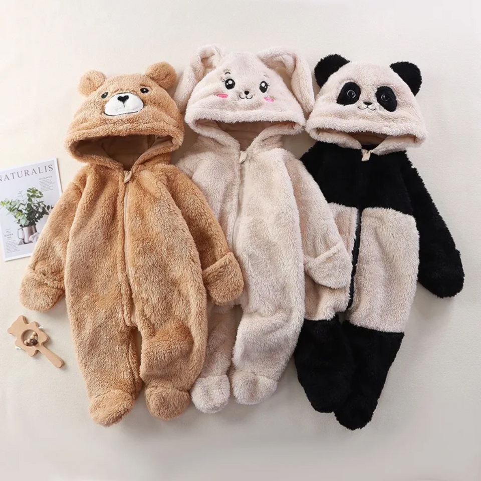 CozyBear – Weich & warm – Baby-Strampler mit Tier-Kapuze