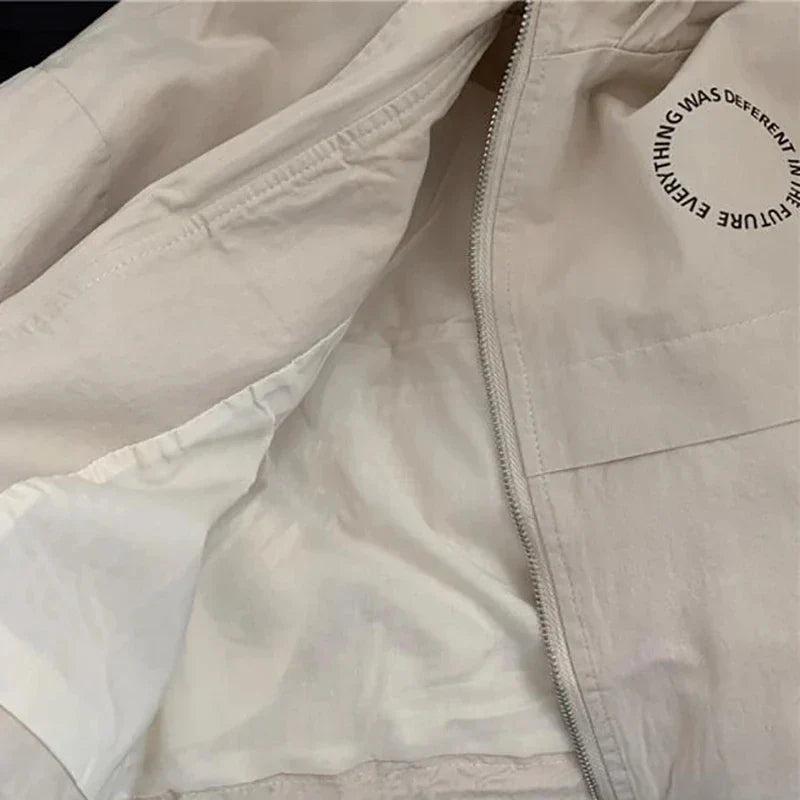 Mini Fashion – Wetterfest & Leicht – Windjacke mit Kapuze