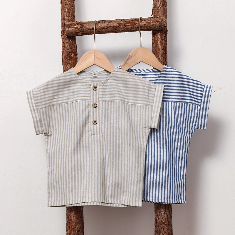 LittleClassic – Elegant & bequem – Leinenhemd für Jungen mit Knopfdetail