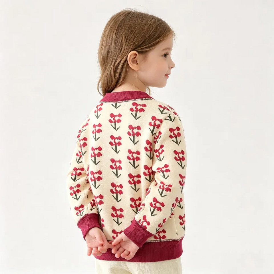 CozyCardi – Weich & warm – Gestrickte Strickjacke mit niedlichen Motiven