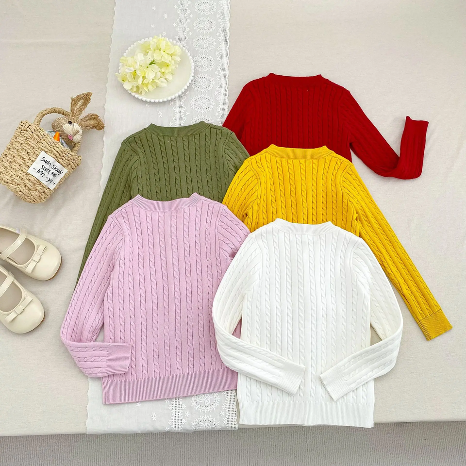 CozyBelle – Elegant & warm – Gestrickte Strickjacke mit Knöpfen