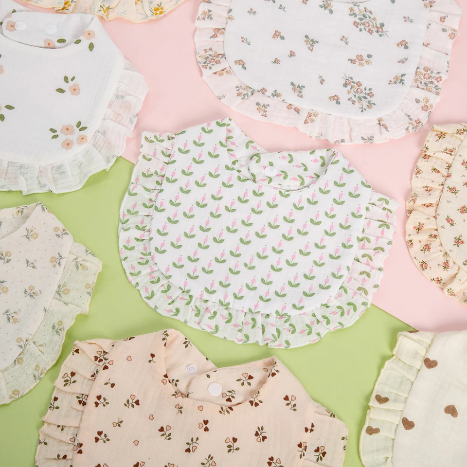 BabyBloom – Niedlich & bequem – Baby-Lätzchen mit Rüschenrand