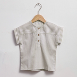 LittleClassic – Elegant & bequem – Leinenhemd für Jungen mit Knopfdetail
