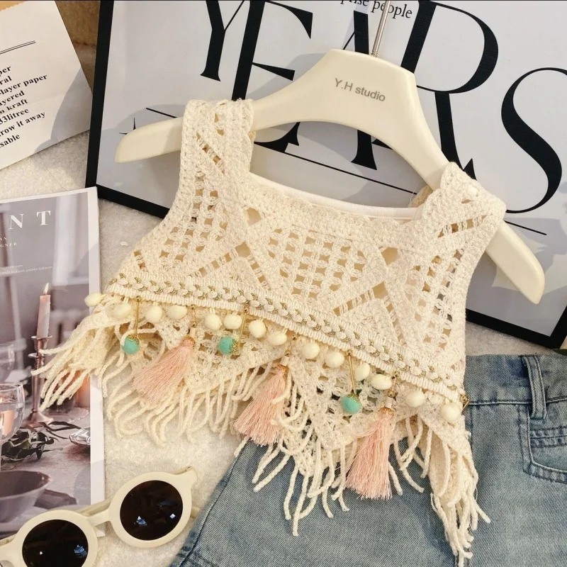 MiniChic – Stilvoll & bequem – Set aus Boho-Top und Jeansshorts