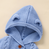 SoftKnit – Warm & niedlich – Gestrickter Baby-Strampler mit Kapuze