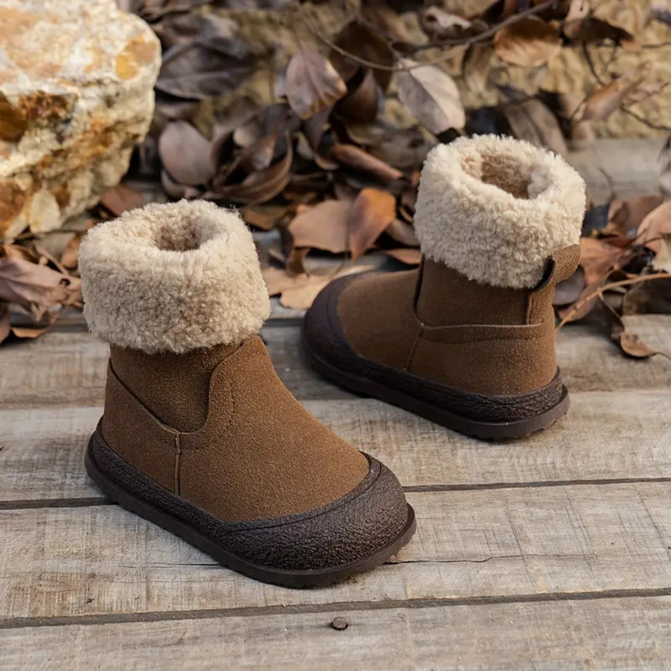 FrostyStep – Warm & Sicher – Winterstiefel für Kinder mit Fleece