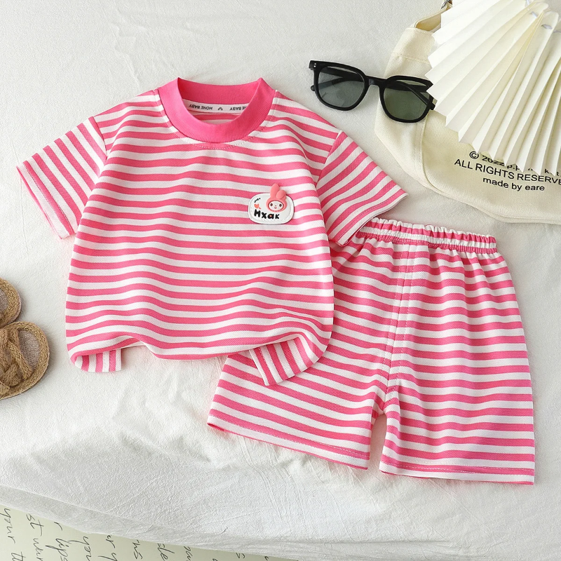 Kids Stripe Outfit – Trendy & komfortabelt – Sommeroutfit til børn