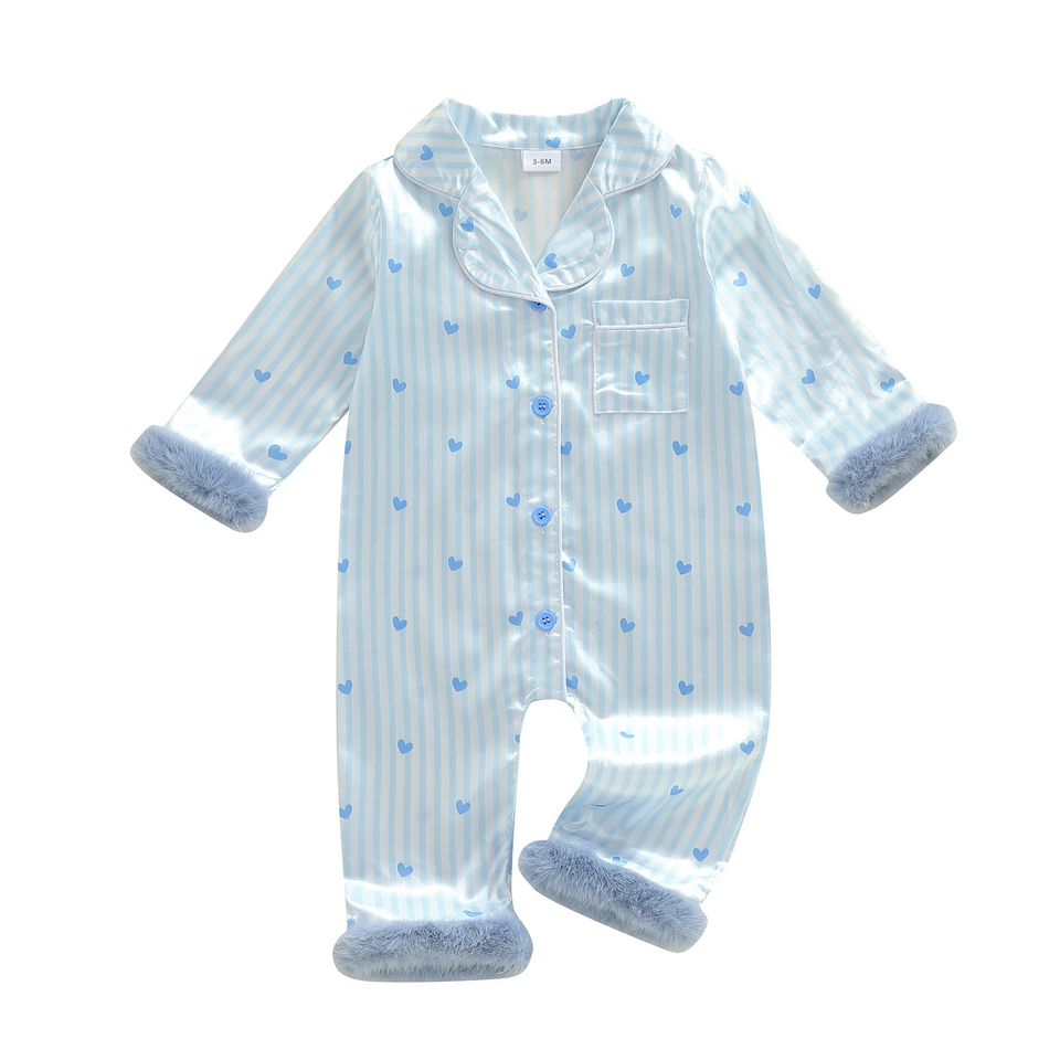 TinyLove – Weich & warm – Baby-Strampler mit Herzchenmuster und Plüschdetails