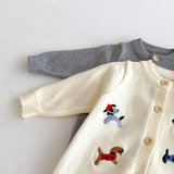 PlayfulKnit – Weich & niedlich – Gestrickter Baby-Strampler mit Hundemotiv