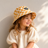 Bucket Hat – Sød & beskyttende – børnehue med ternet mønster