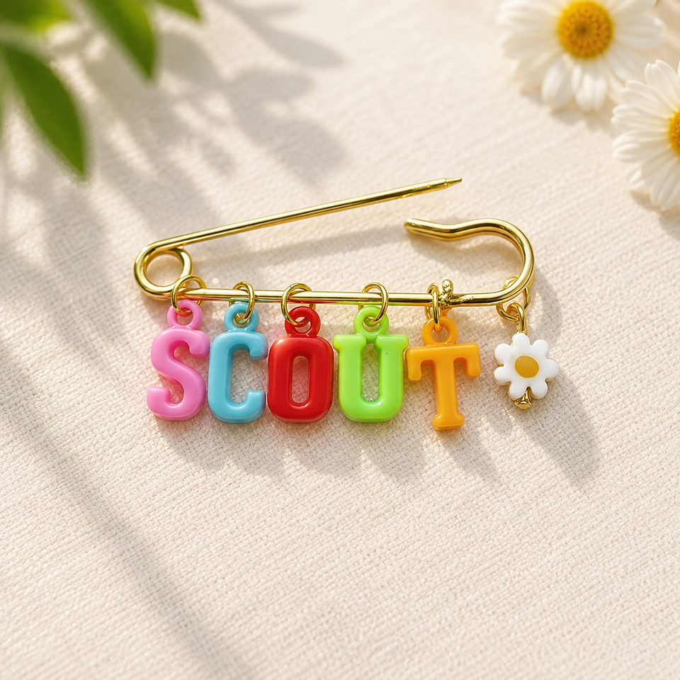 Personalized Charm Pin – Persönlich & stilvoll – Namensbrosche