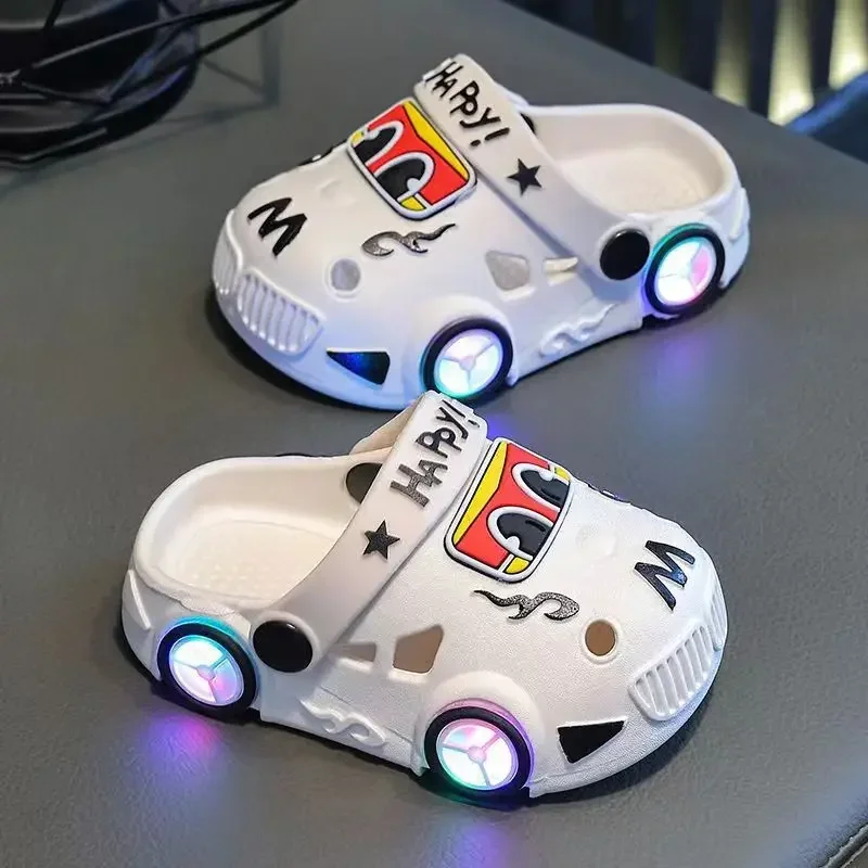 GlowRun – Stilvoll & lustig – LED-Auto-Hausschuhe