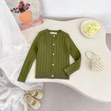 CozyBelle – Elegant & warm – Gestrickte Strickjacke mit Knöpfen