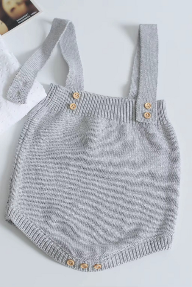 Mini Fashion™ - Süßer gestrickter Babystrampler