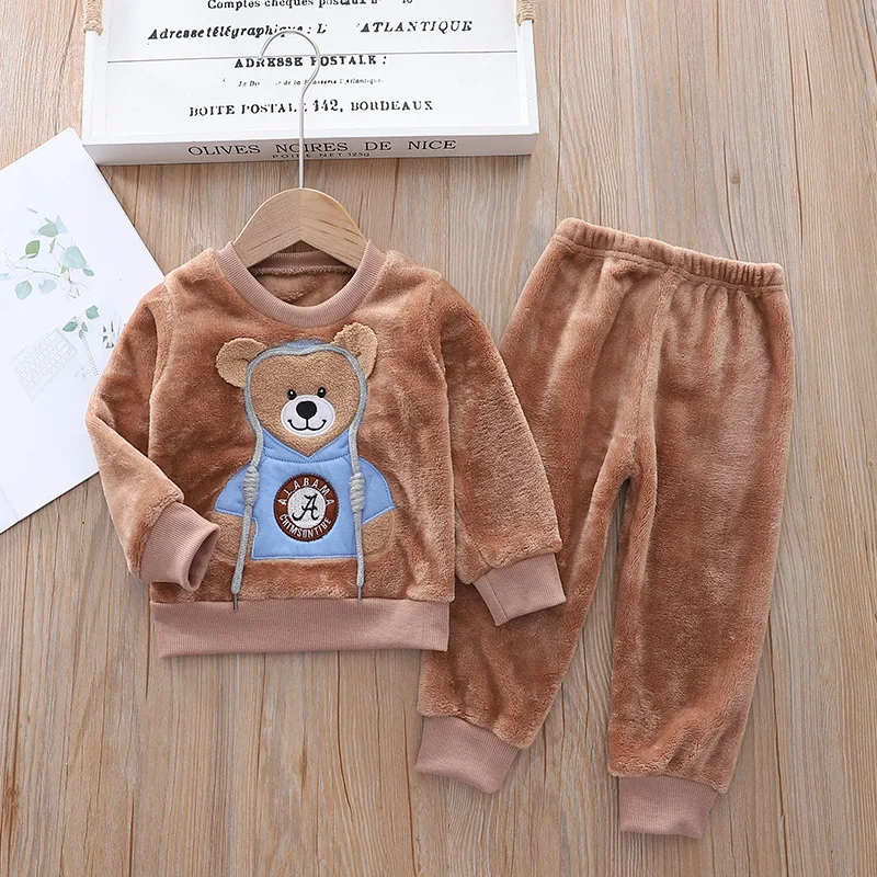 CozyBear – Warm & Weich – Kinder-Trainingsanzug mit Bärenmotiv