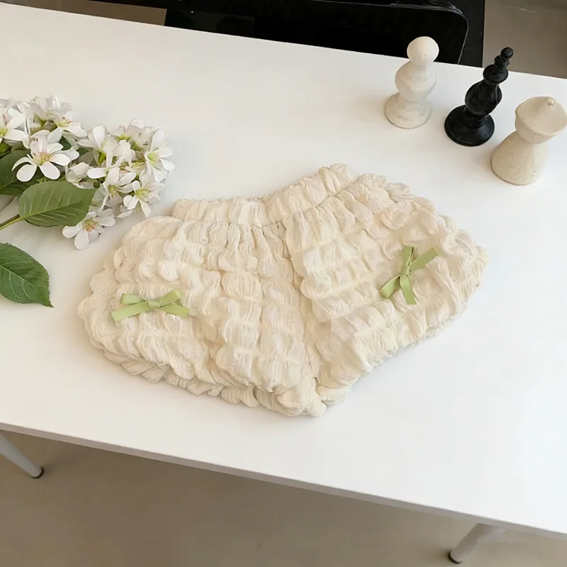 LovelyBloom – Weich & niedlich – Kinderhose mit Rüschen und Schleife