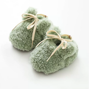 SnuggleBunny – Warm & Sicher – Rutschfeste Hasen-Hausschuhe