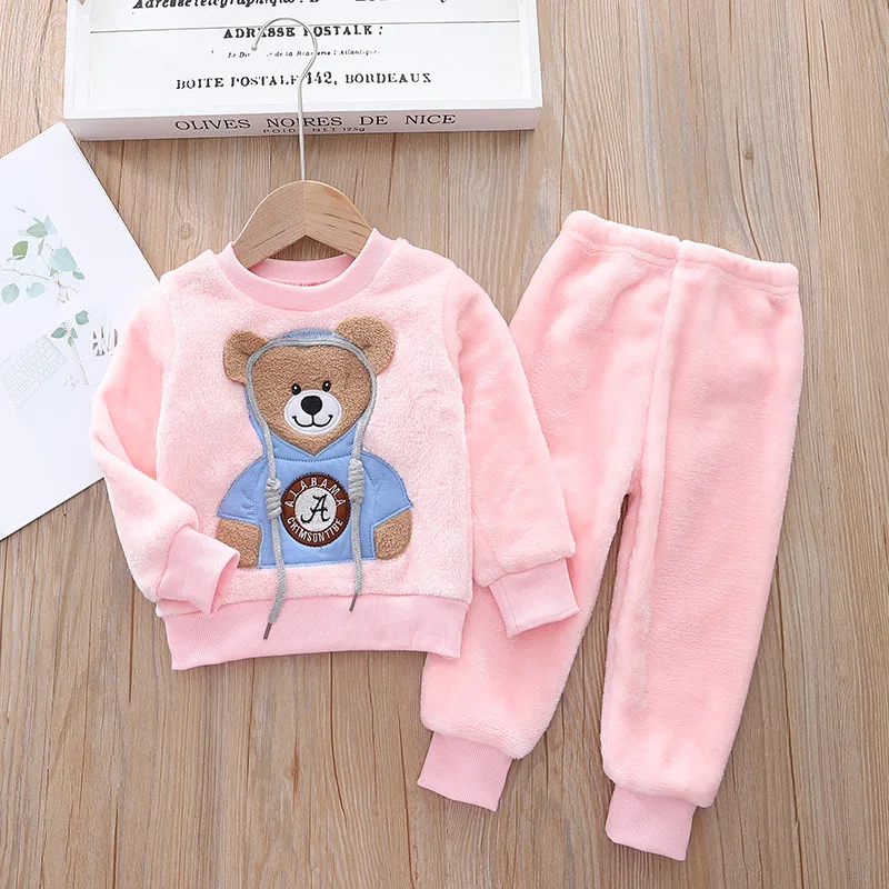 CozyBear – Warm & Weich – Kinder-Trainingsanzug mit Bärenmotiv