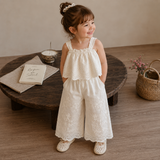 TinyLuxe – Zomerset aus Spitzenoberteil und Hose mit weitem Bein