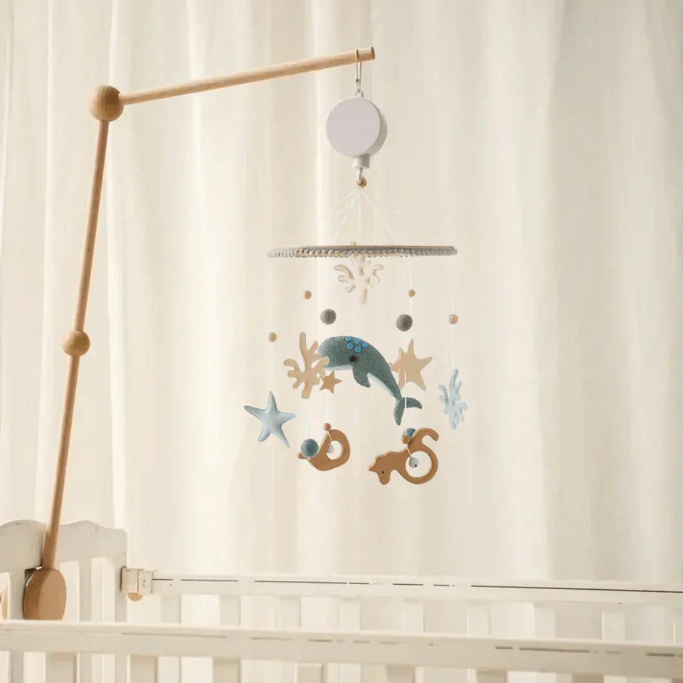 LittleNest – Naturlig ro – Babymobil i træ
