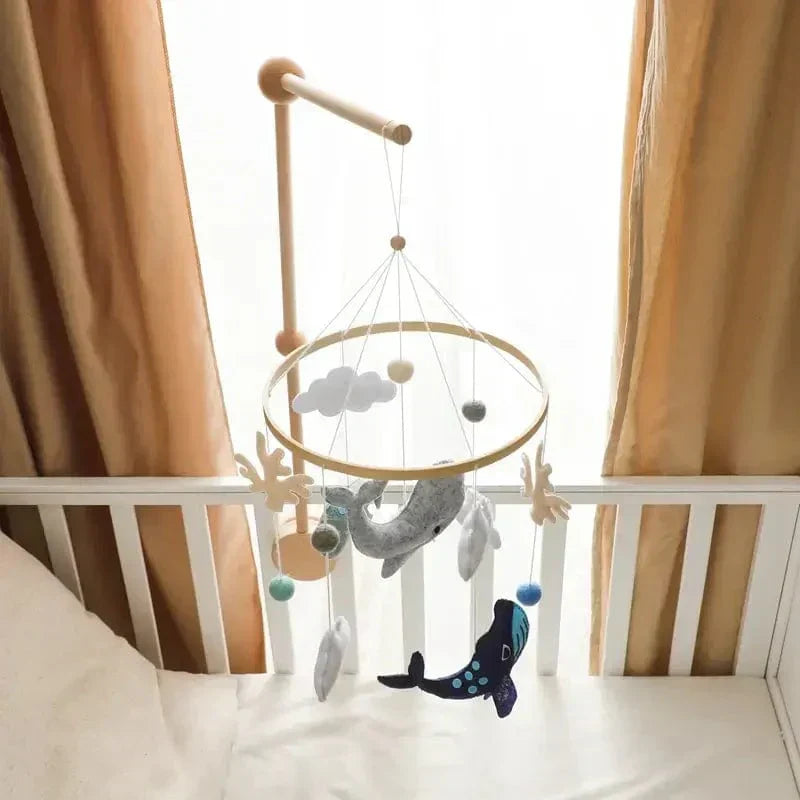 LittleNest – Naturlig ro – Babymobil i træ
