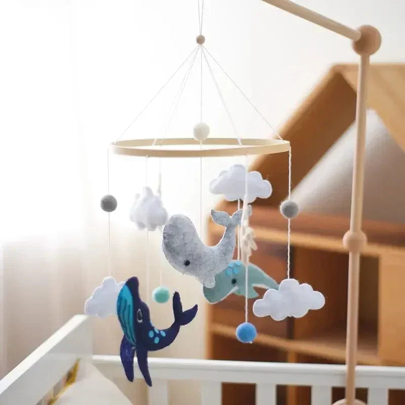 LittleNest – Naturlig ro – Babymobil i træ