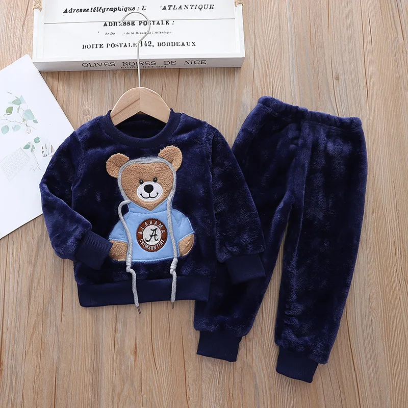 CozyBear – Warm & Weich – Kinder-Trainingsanzug mit Bärenmotiv