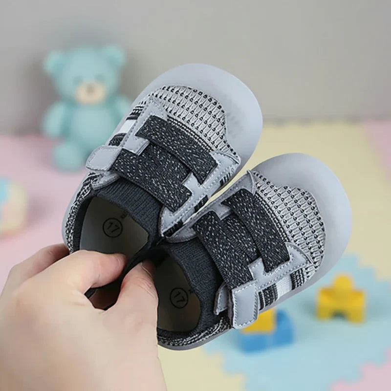 TinyRunner – Sporty og åndbar - babysko i mesh med blød sål