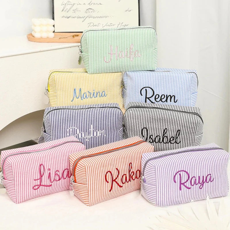 Striped Name Pouch – Individuell & stilvoll – Kosmetiktasche