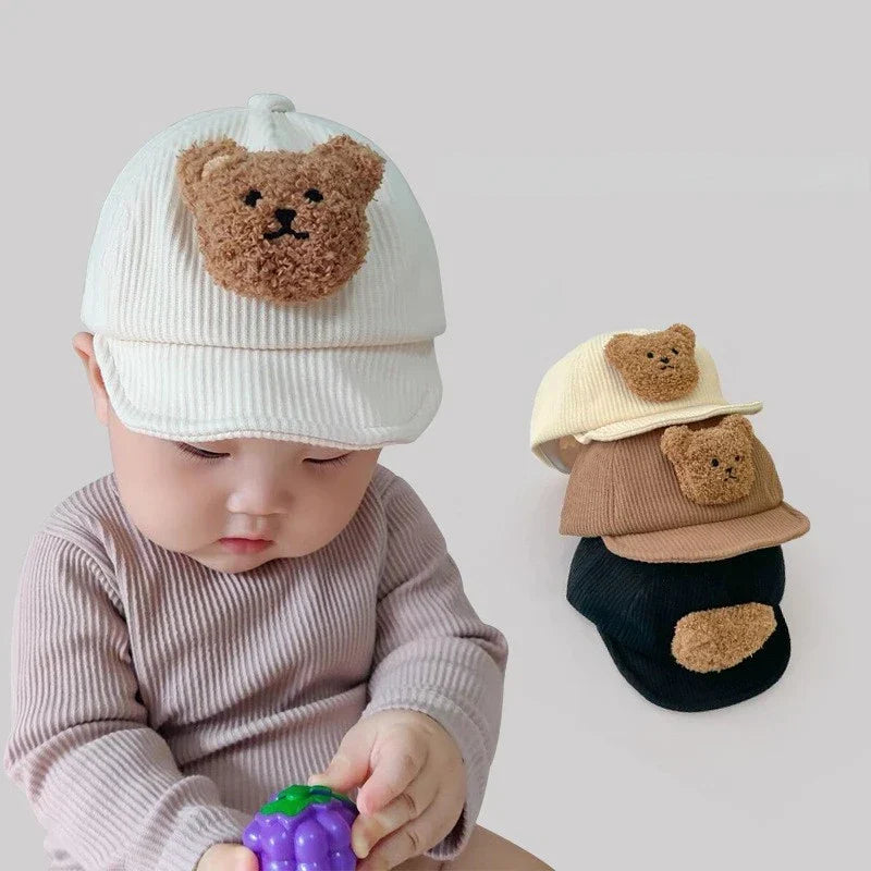 Mini Fashion - Cool & sød - Corduroy børnehat med bjørn