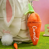 Personalized Bunny – Das ultimative Ostergeschenk – Plüschhase mit Karotte und Namen
