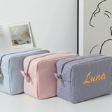 Striped Name Pouch – Individuell & stilvoll – Kosmetiktasche