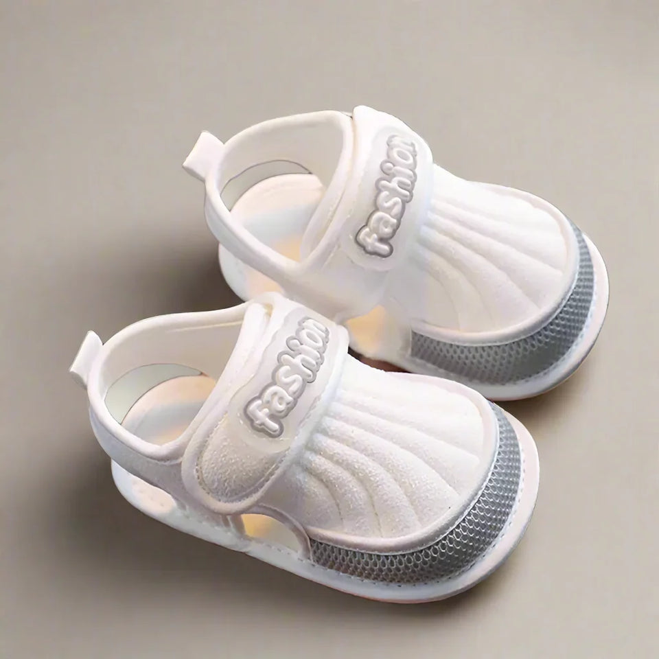 TinySteps – Åndbar og let – sommersandaler til babyer med skridsikker sål
