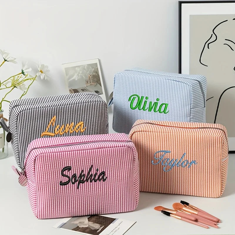 Striped Name Pouch – Individuell & stilvoll – Kosmetiktasche