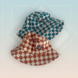 Bucket Hat – Sød & beskyttende – børnehue med ternet mønster