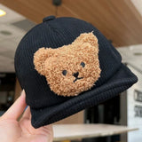 Mini Fashion - Cool & sød - Corduroy børnehat med bjørn